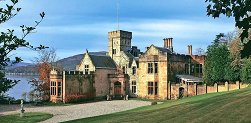 craigrownie-castle-side-view-w