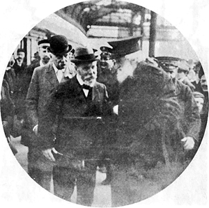 General-Booth-at-station-w