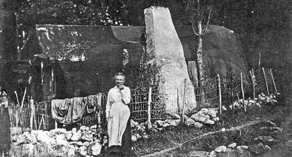 susies-castle-1921-w