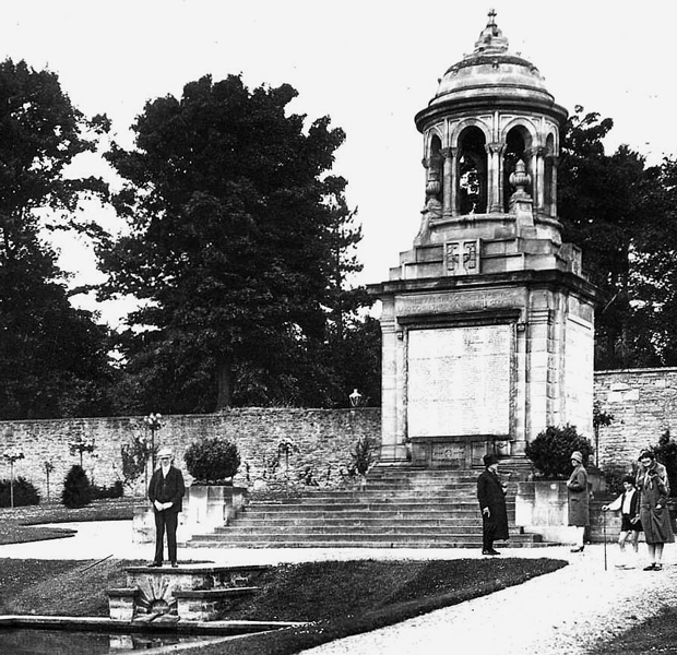 War-memorial-w
