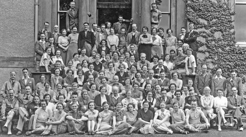 Ardenconnel-House-group-w