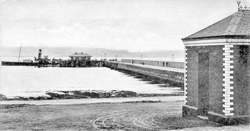 Lucy-Ashton-at-Hel-pier